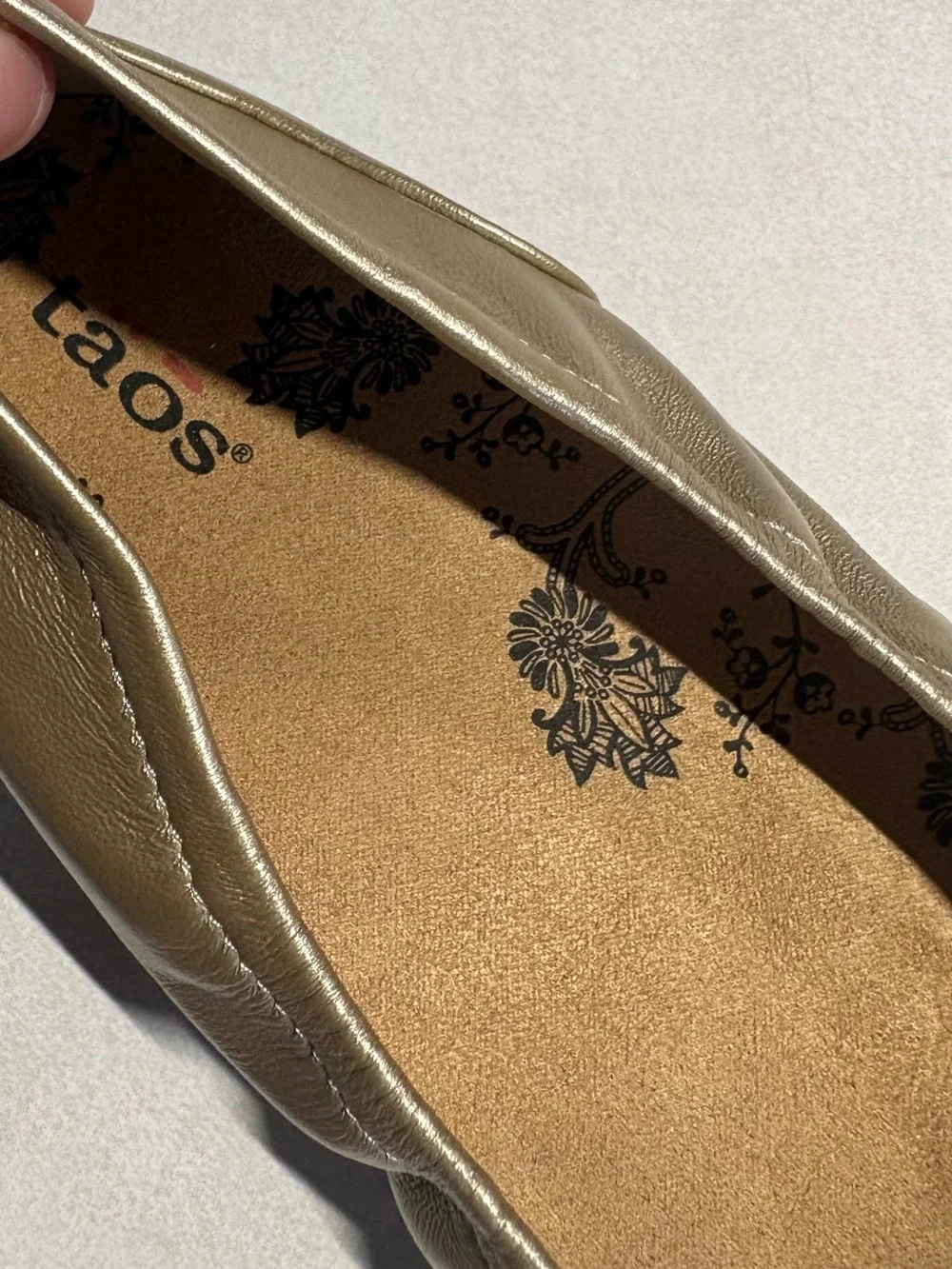 Taos Footwear sleek slip